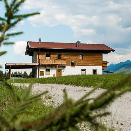 Chalet In Jochberg With Sauna & Mountain Views, Cleaning Included בקתה
