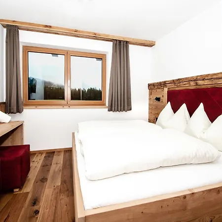 Chalet In Jochberg With Sauna & Mountain Views, Cleaning Included Alpesi faház Hollersbach im Pinzgau