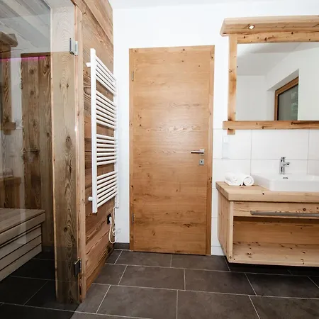 Chalet In Jochberg With Sauna & Mountain Views, Cleaning Included בקתה