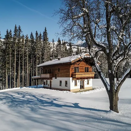 Chalet In Jochberg With Sauna & Mountain Views, Cleaning Included בקתה